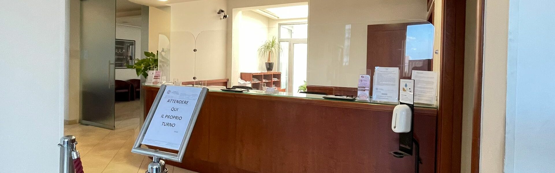 Studio radiologico Filograna desk accoglienza